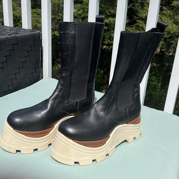 Free People Phoenix Chelsea Boots black size 39/8.5 - Picture 11 of 16